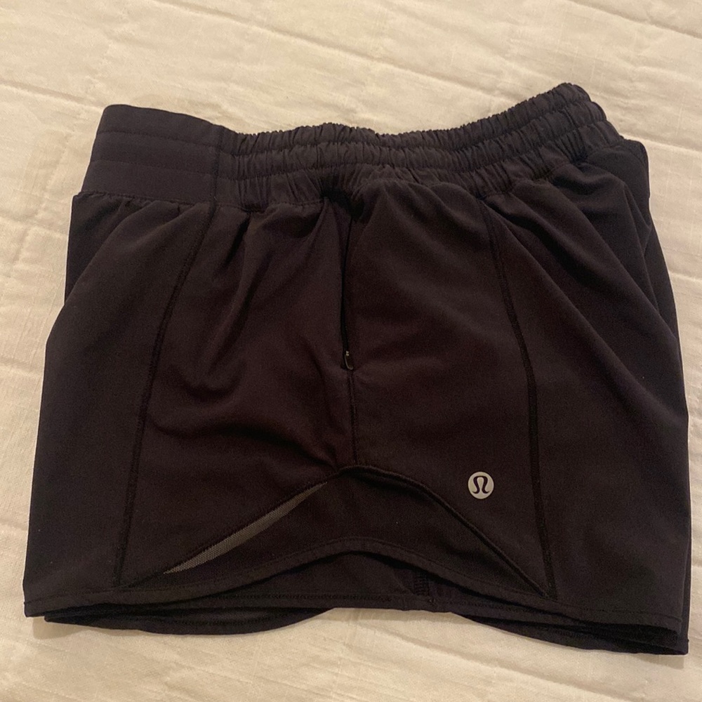 Lululemon Hotty Hot Lined short 3”